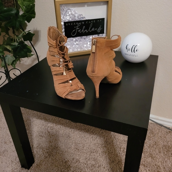 Jessica Simpson - Picture 2 of 2